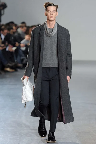 Look 3
